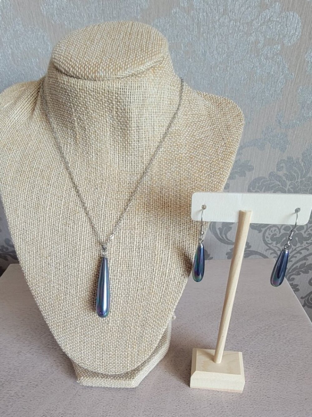 Iridescent Peacock Color Shell Pearl Drop Pendant Necklace Set